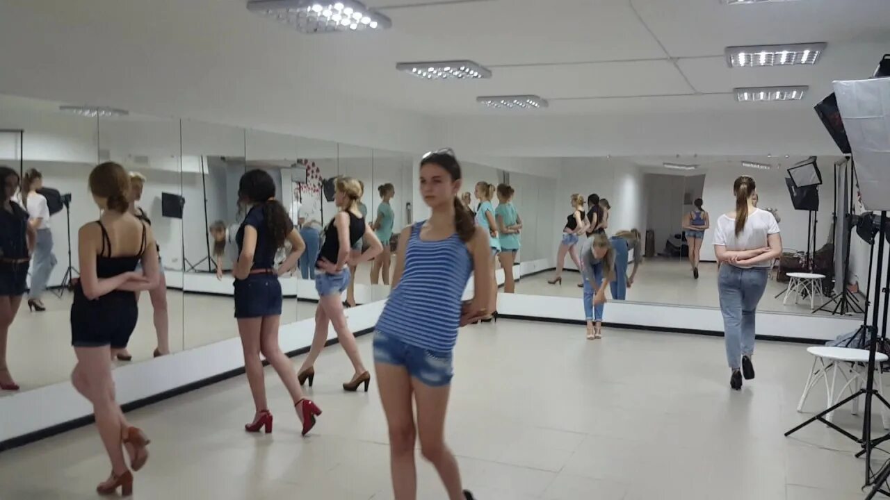 Ритмичная музыка дефиле. Видеоклипы одесса бэнд. Ритмичная музыка дефиле. Ритмичная музыка дефиле. Мастер-класс по дефиле.