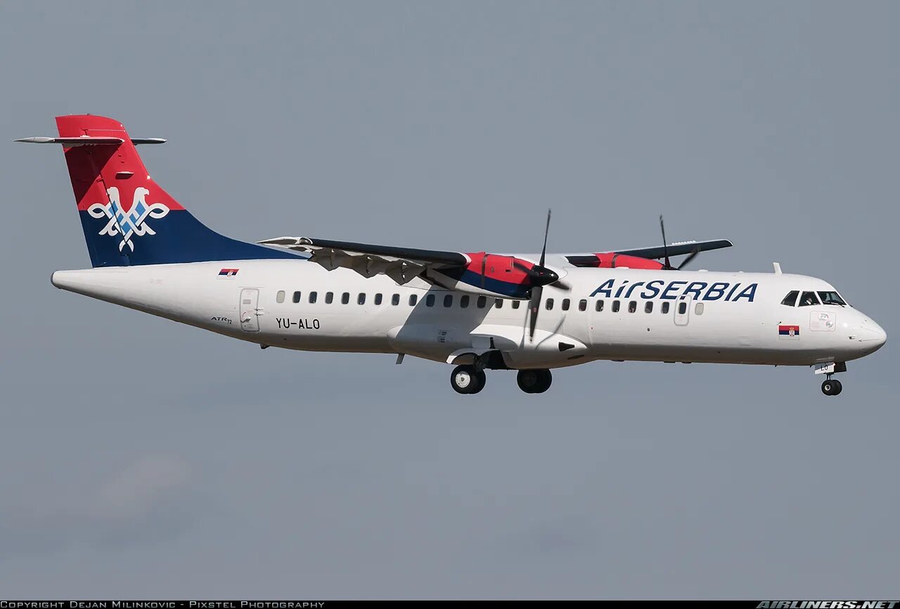 Аир 42. Эйр Сербия АТР 42\. · Air Serbia · ATR ATR 42 / ATR 72. ATR 72 самолет Air Serbia. ATR 72 Air Serbia салон.