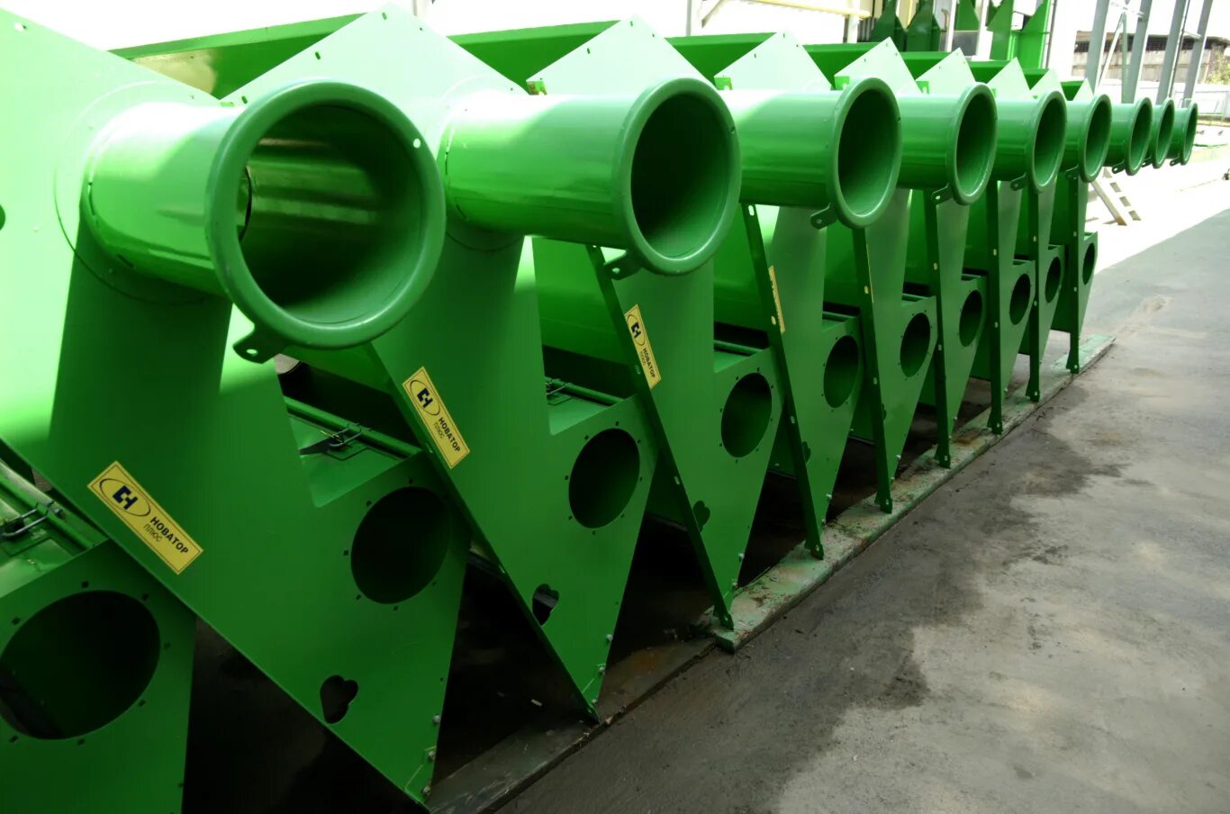 Новатор плюс ростов. Агрозём. Новатор плюс ростов. Новатор плюс ростов на дону. Корпус блока шнеков дон 1500б.