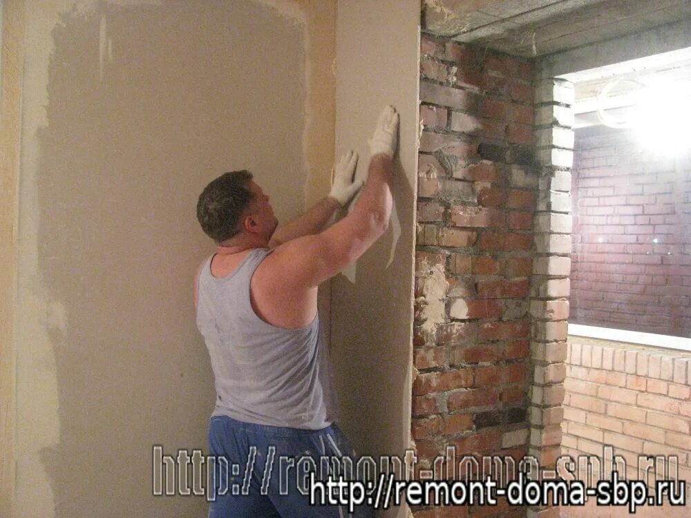 Маяки штукатурка ротбандом. Выравнивание стен ротбандом. Штукатурная стена. Выравнивание стен ротбандом. Шпаклевка стен.