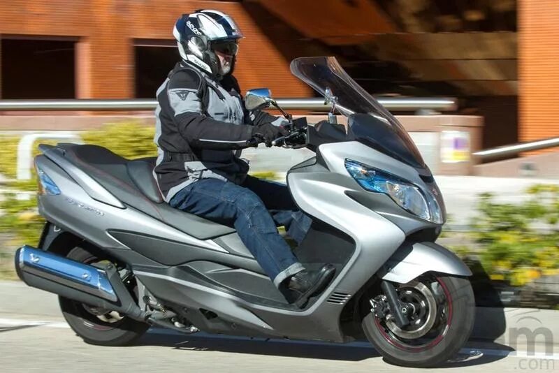 Suzuki Burgman 400. Судзуки скайвей 400. Сузуки Скайвэй 650. Suzuki Burgman 2022. Скайвэй 650