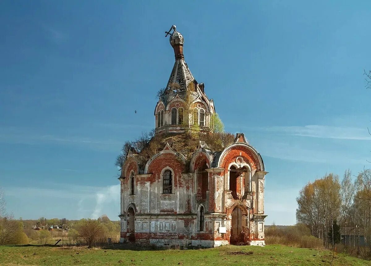 Какой храм был разрушен. Разрушенные церкви Старицкого района. Разрушенный храм Старица. Гурьево Церковь Тверская область. Заброшенные храмы Старицкого района.