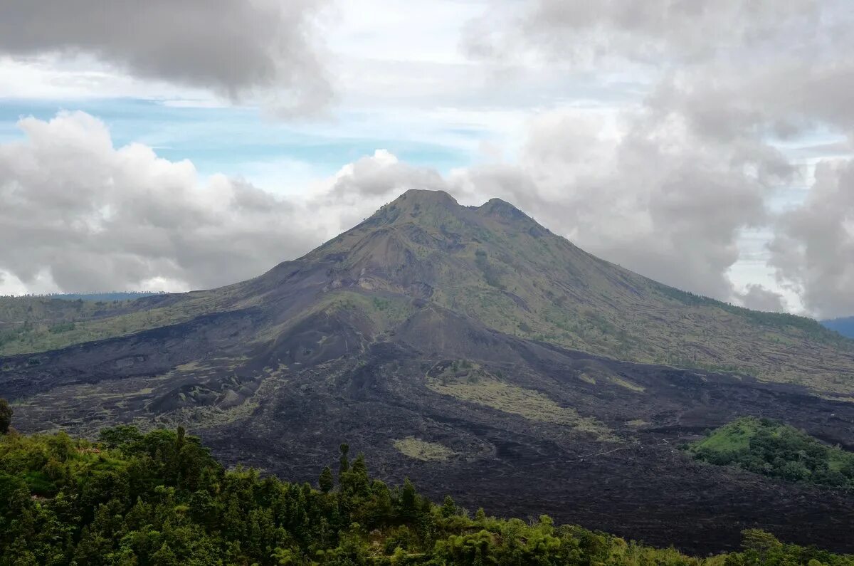 гунунг батур. гора батур. гунунг батур.