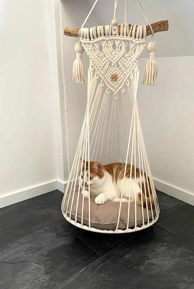 Макраме кот. Подвесной гамак для кошек. подвесная лежанка для кошек макраме. макраме подвес для кошек. кошачий гамак макраме.
