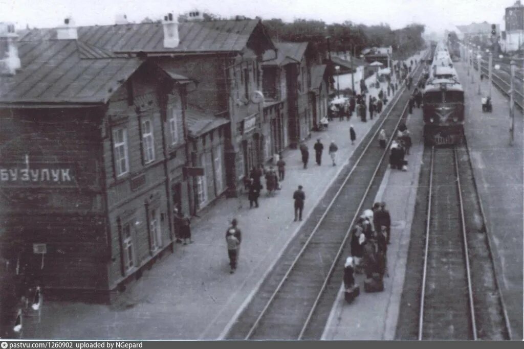 Посредник в бузулуке. Бузулук старый вокзал. Старый вокзал города Бузулук Оренбургская область. Железнодорожный вокзал Бузулук, Бузулук. Бузулук в 1736 году.