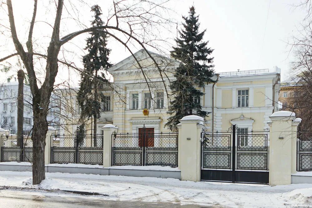 Амедика коломна девичье поле. Дом городских начальных училищ большая пироговская. часовня пироговская больница. дом на девичьем поле.