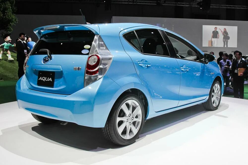 Автомобиль до 500 тысяч рублей. Toyota Aqua 2014. Toyota Aqua 2016. Toyota Aqua Hybrid. Toyota Aqua 2022.