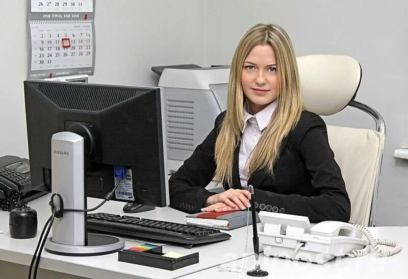 работник офиса. работа в офисе профессии. работы в офисе профессии. профессия - секретарь. человек в офисе за компьютером.