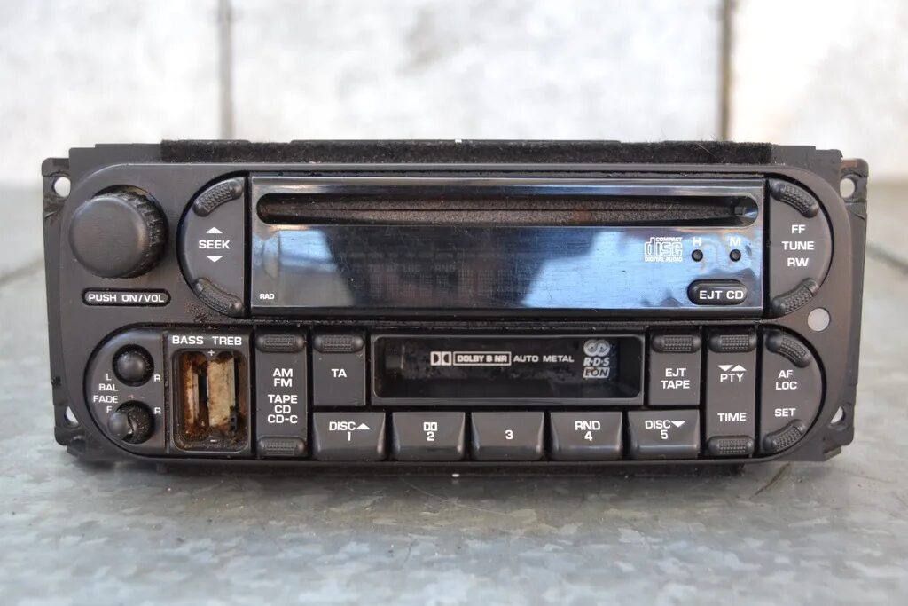 Магнитола jeep grand cherokee wk2. Штатное головное устройство уаз grand cherokee wk 2006. Магнитола jeep grand cherokee wj. Магнитолы jeep grand cherokee. Jeep grand cherokee zj магнитола.