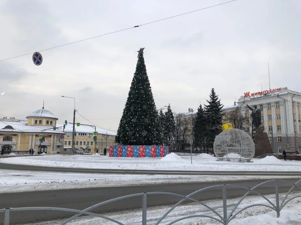 Сайты новые рязань. Рязань новый год. Елка в Рязани горела. Рязань новый год фото. Снежинка Рязань в новом виде.