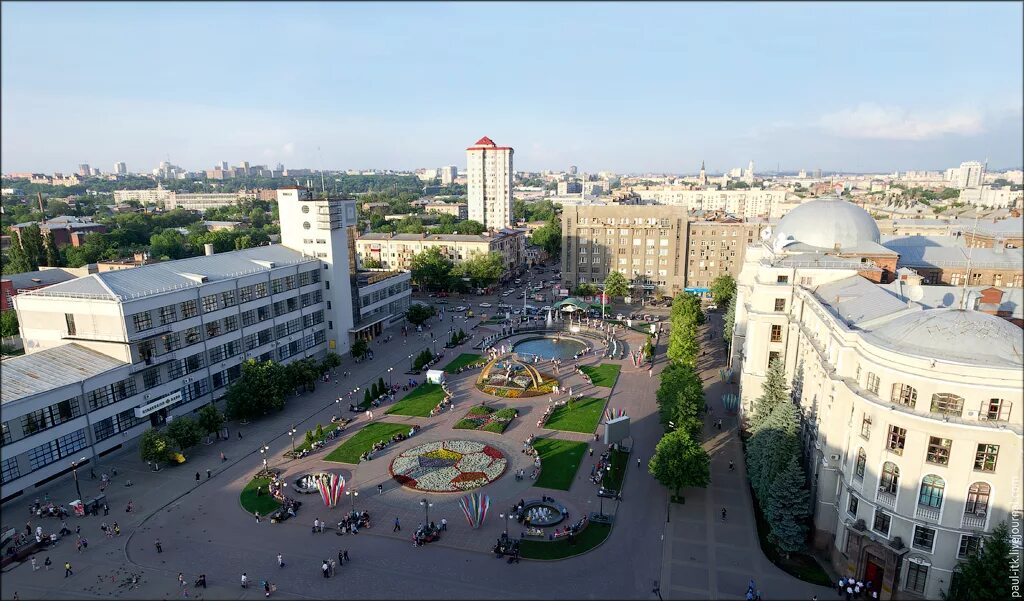 Харьков срочно. Харьков Привокзальная площадь. Европейская площадь Харьков. Харьков Вокзальная площадь. Площадь Дзержинского Харьков.