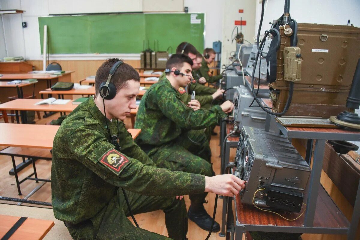 Служба без военного образования. Военный учебный центр ЮРГПУ НПИ. Военная подготовка. Занятия с военнослужащими. Учебные занятия в воинской части.