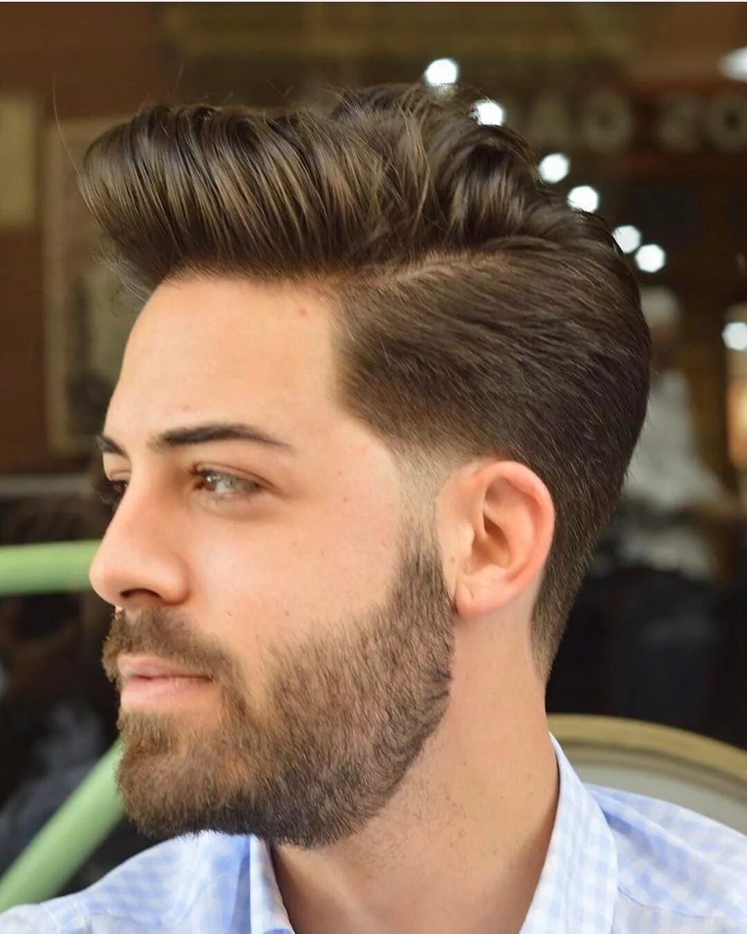 Сайд парт. Помпадур, фэйд, квифф.. quiff барбер. сайд пард барбер. сайд парт 2025.