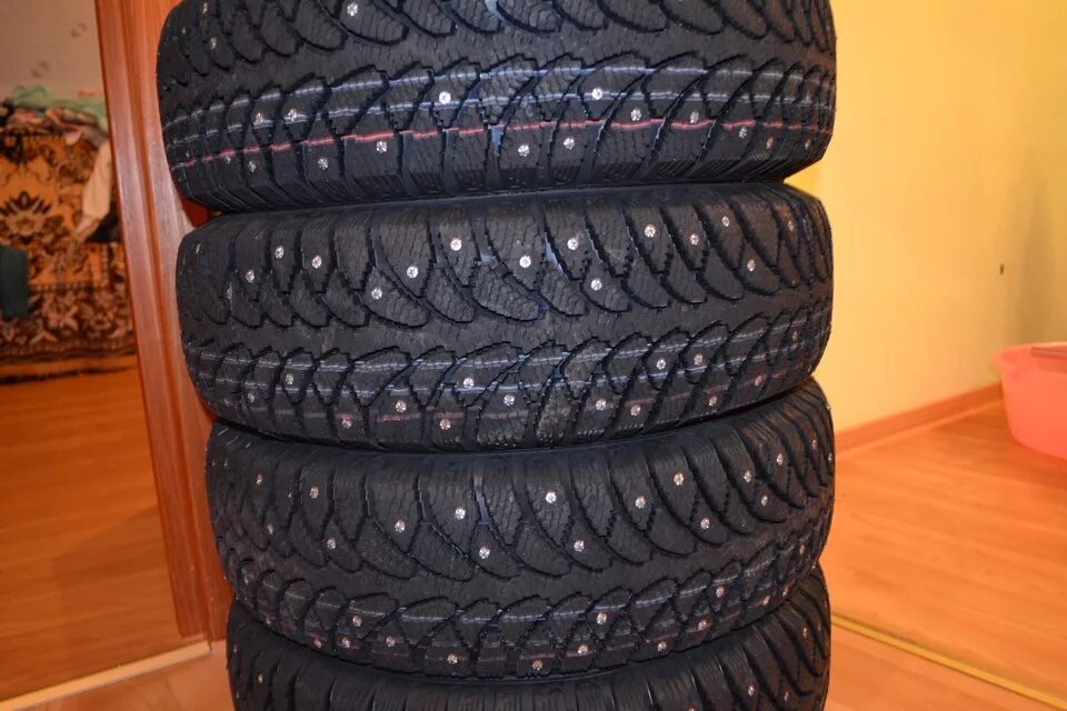 Купить новую резину на 14. Cordiant Sno-Max 175/65 r14. Cordiant шины 175/65 r14. Зимняя резина 175/65 r14 Кордиант. Резина Кордиант р14 зима.