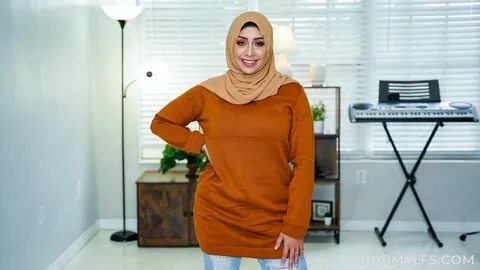 Картинки LILLY HALL STEPMOM.