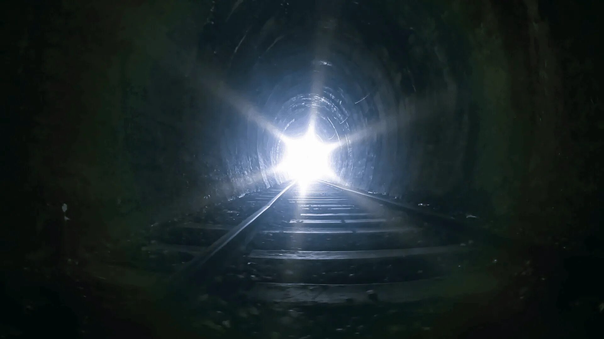 Свет в конце тоннеля. Свет в тоннеле. Белый свет в конце тоннеля. Свет в конце туннеля арт. В конце тоннеля вижу