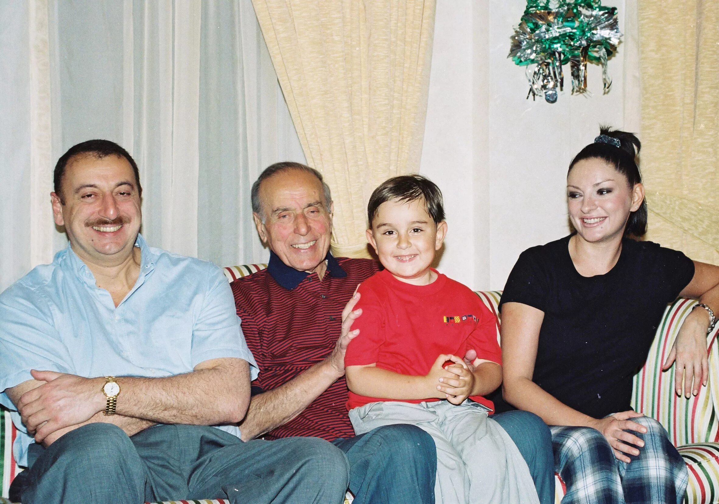 Дети ильхама алиева. Гейдар Алиев семья. Гейдар Алиев семья 2022.