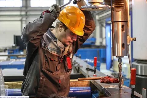 Инженер на металлургическом заводе