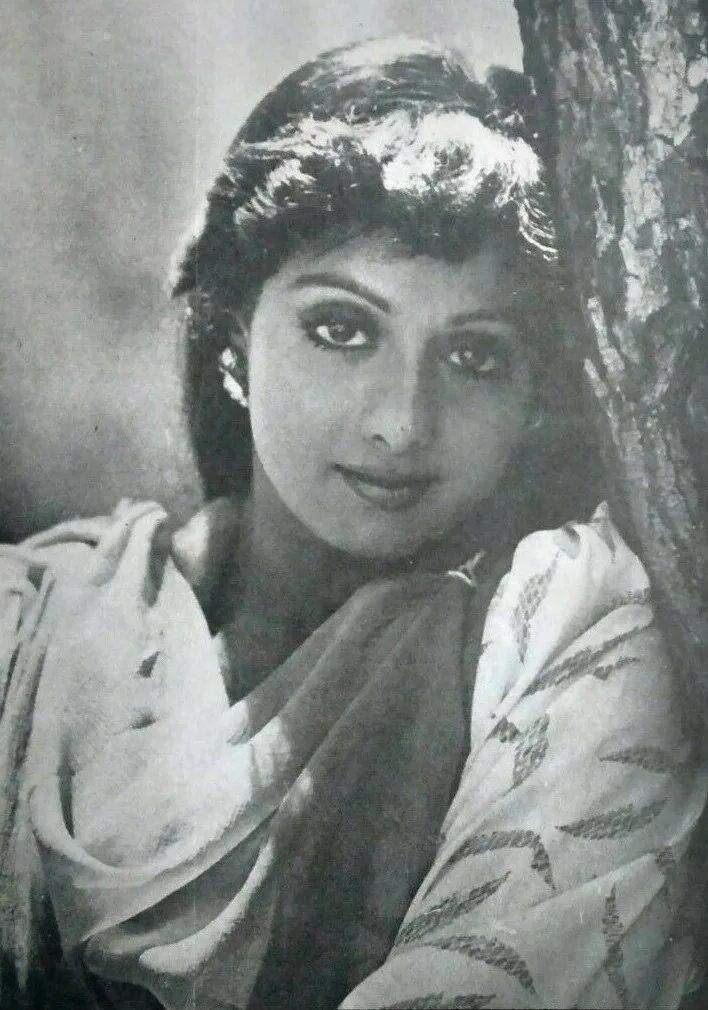 Lal avtar. Sridevi 1988. Шридеви в детстве. Молодость детство Шри Деви. Шридеви в молодости.