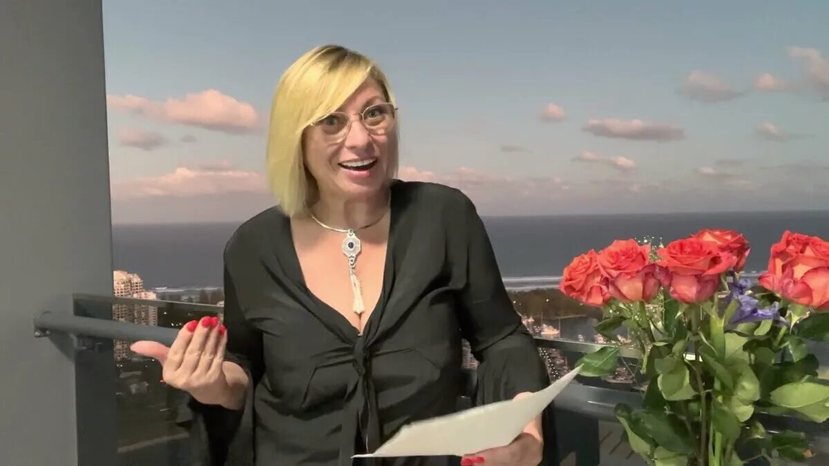 Гороскоп на 2025 телец анжелы перл. Анжела перл. перл 2025. angela pearl астролог. анжела перл сын.