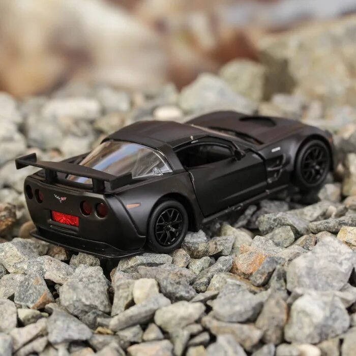 Corvette c6.r model car 1:64. Машинка из металла. Черная машинка. Металлическая машинка модель Корвет.