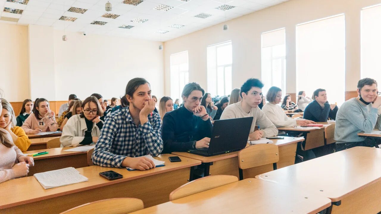 Обучение в вузе. Учебное заведение. Преподавание в университете. Высшее образование в России. Учатся ли дети во время выборов