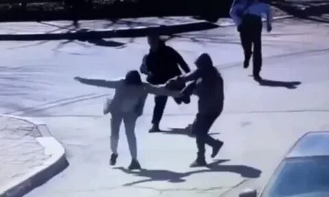 В белгороде подросток напал