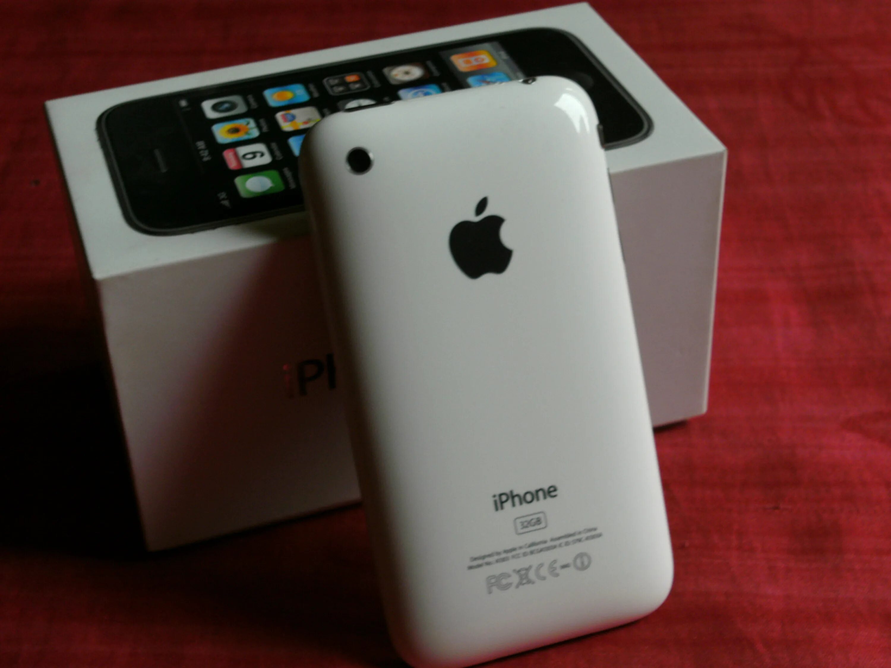 Iphone купить беларусь. Iphone 3gs. Iphone 3. Apple iphone 3gs (a1303). Iphone 3gs белый.