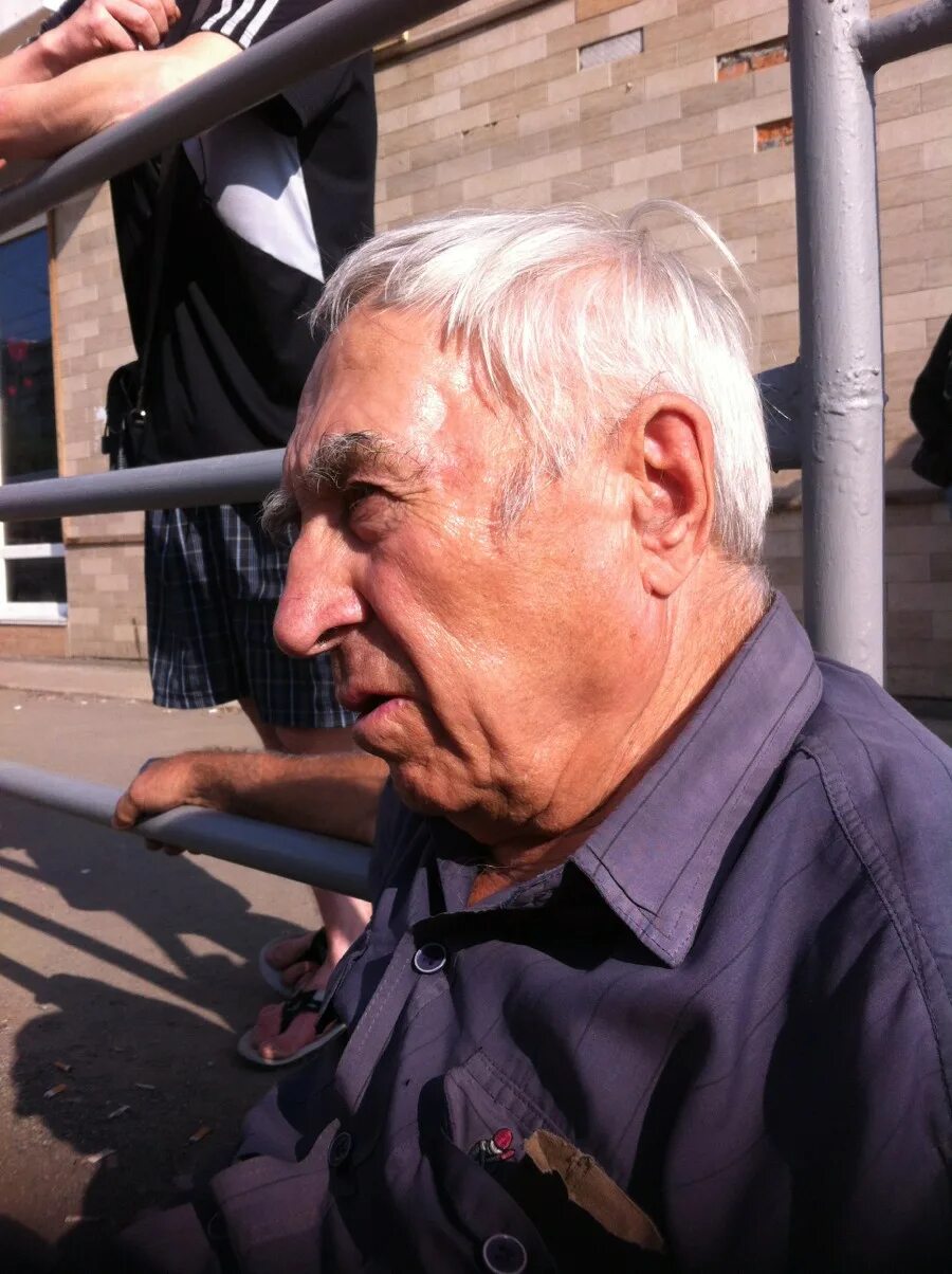 Ищут родственников пожилого мужчины. Дедушка юрия. Дед. Дед. Дед срочно.