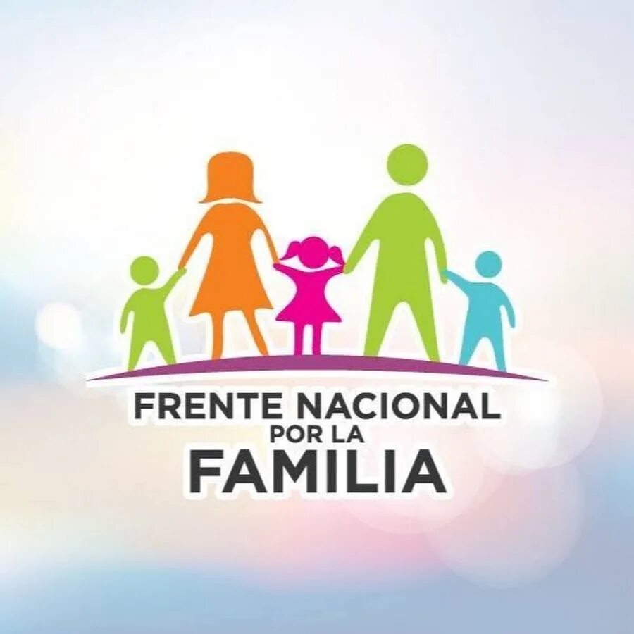 Familia логотип на одежде. Интернациональная семья. Счастливая семья с 4 детьми. Familia org. Familia org.