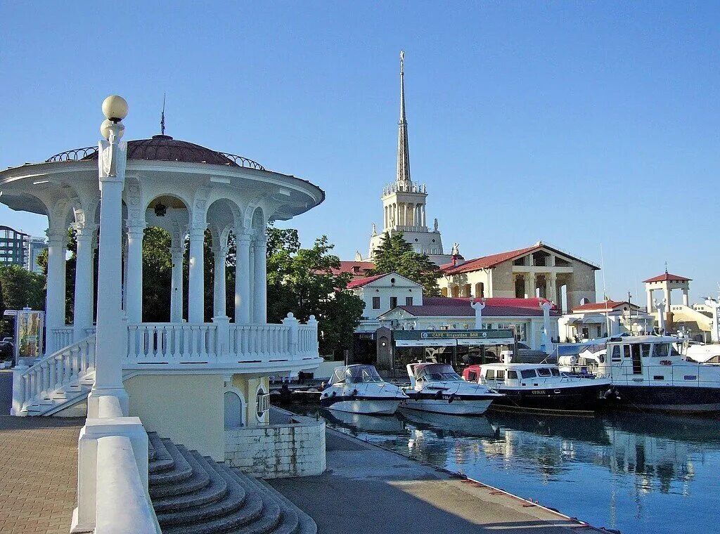 Сочи. Город сочи. Красивый фотографий сочи. Морпорт сочи панорама. Морской вокзал сочи.
