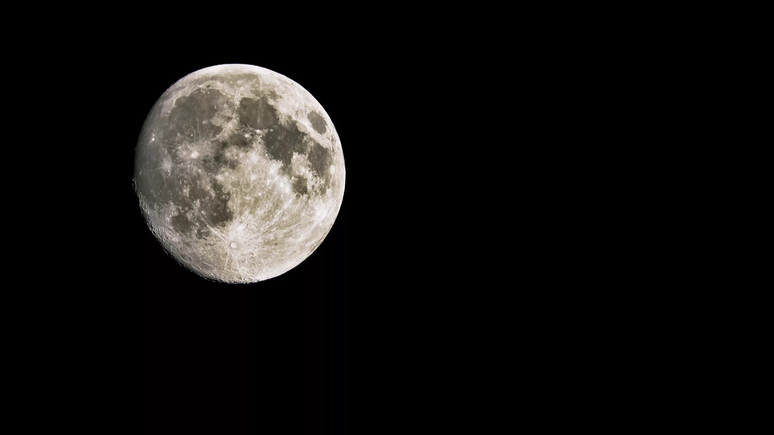 Moons satellite. Луна. Картинки на рабочий стол Луна. Луна на черном фоне. Луна в космосе.