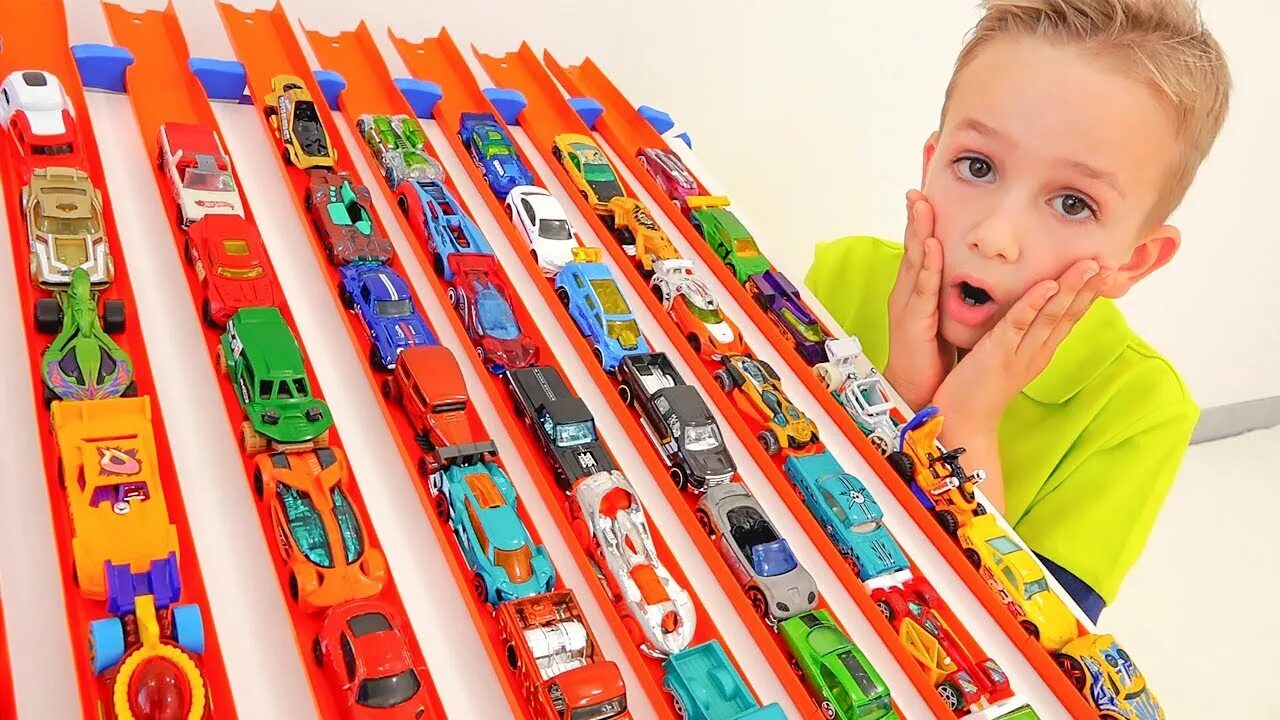 Hot wheels дети играют. Влад и Никита хот Вилс. Влад и Ники хот Вилс. Vlad and Niki Pretend Play Ultimate Garage | hot Wheels City. Hot Wheels Влад и Ники.