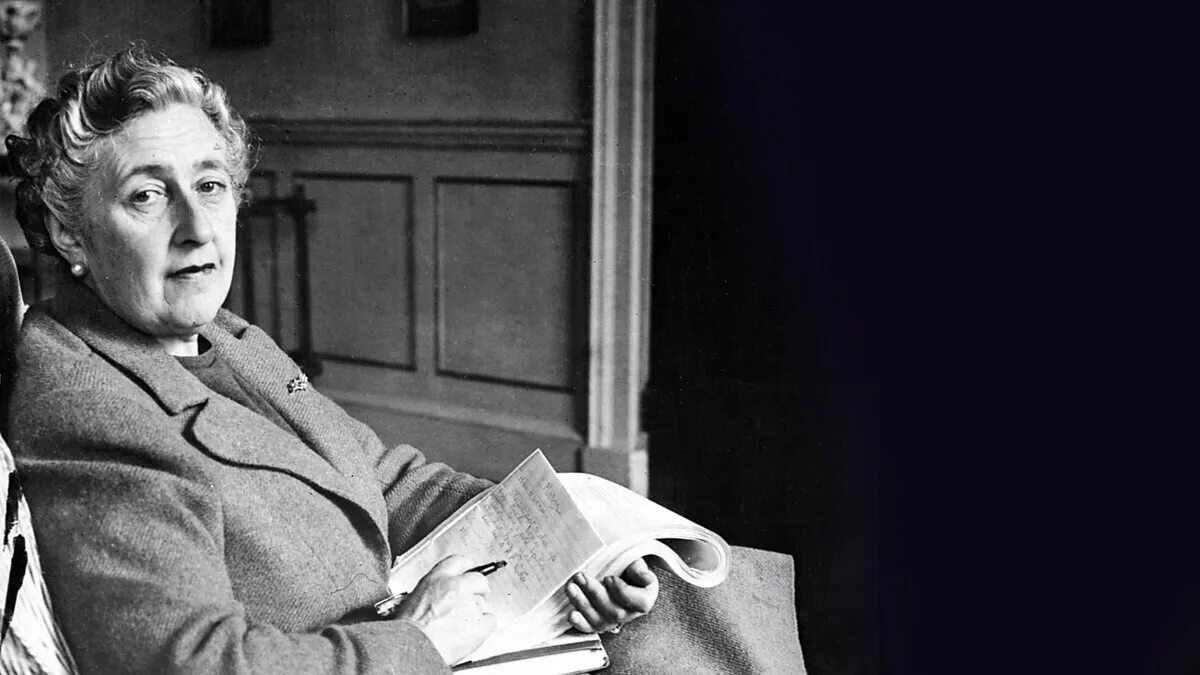 Цитаты агаты кристи о любви. Цитаты из книг агаты кристи. Агата кристи писательница цитаты. Цитаты агаты кристи. Цитаты писательницы.