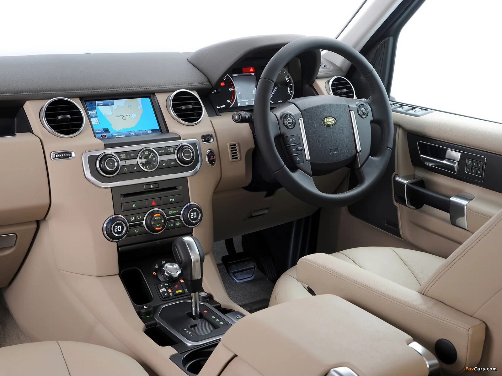 Подключи дискавери. Рендж Ровер Дискавери 4 салон. Land Rover Discovery 4 Interior. Land Rover Discovery 4 салон. Ленд Ровер Дискавери 4 2011.