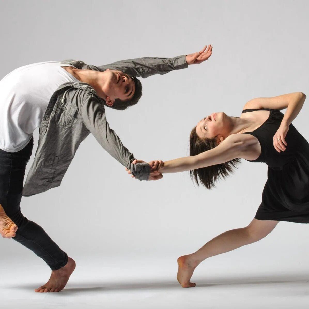 Две девочки танцуют стресс дом. Танцы инстаграма. Инстаграм танцуем. Ритмичный танец. Сергей лазарев и екатерина осипова танцы со звездами.