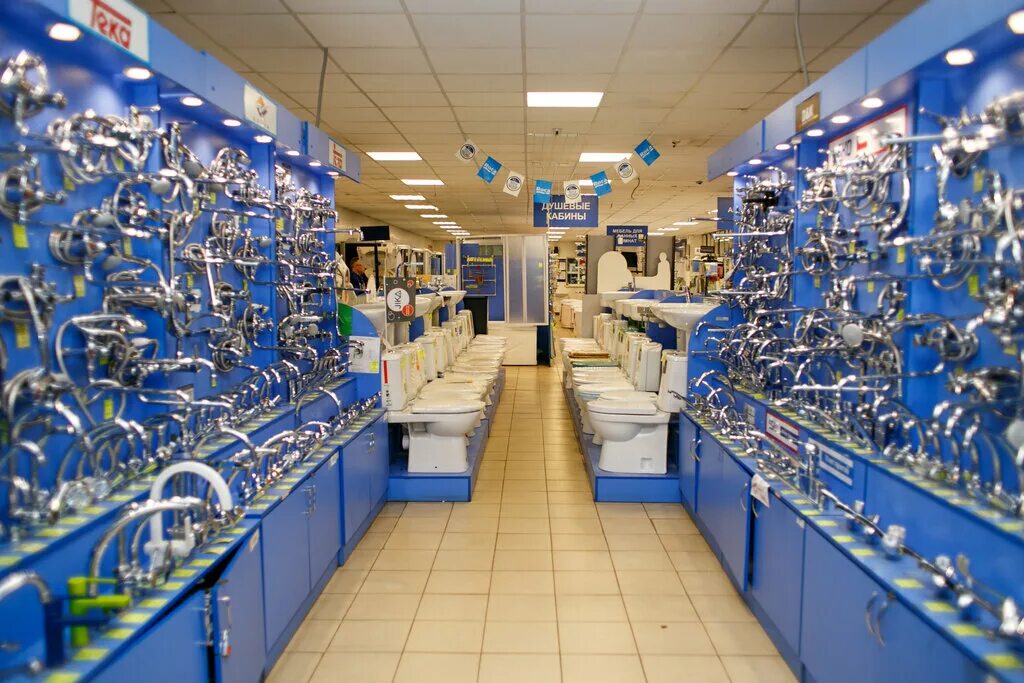 Продавец консультант сантехники. Работа магазин сантехники. Ассортимент сантехники. Магазин сантехники унитазы. Сантехника на рынке.