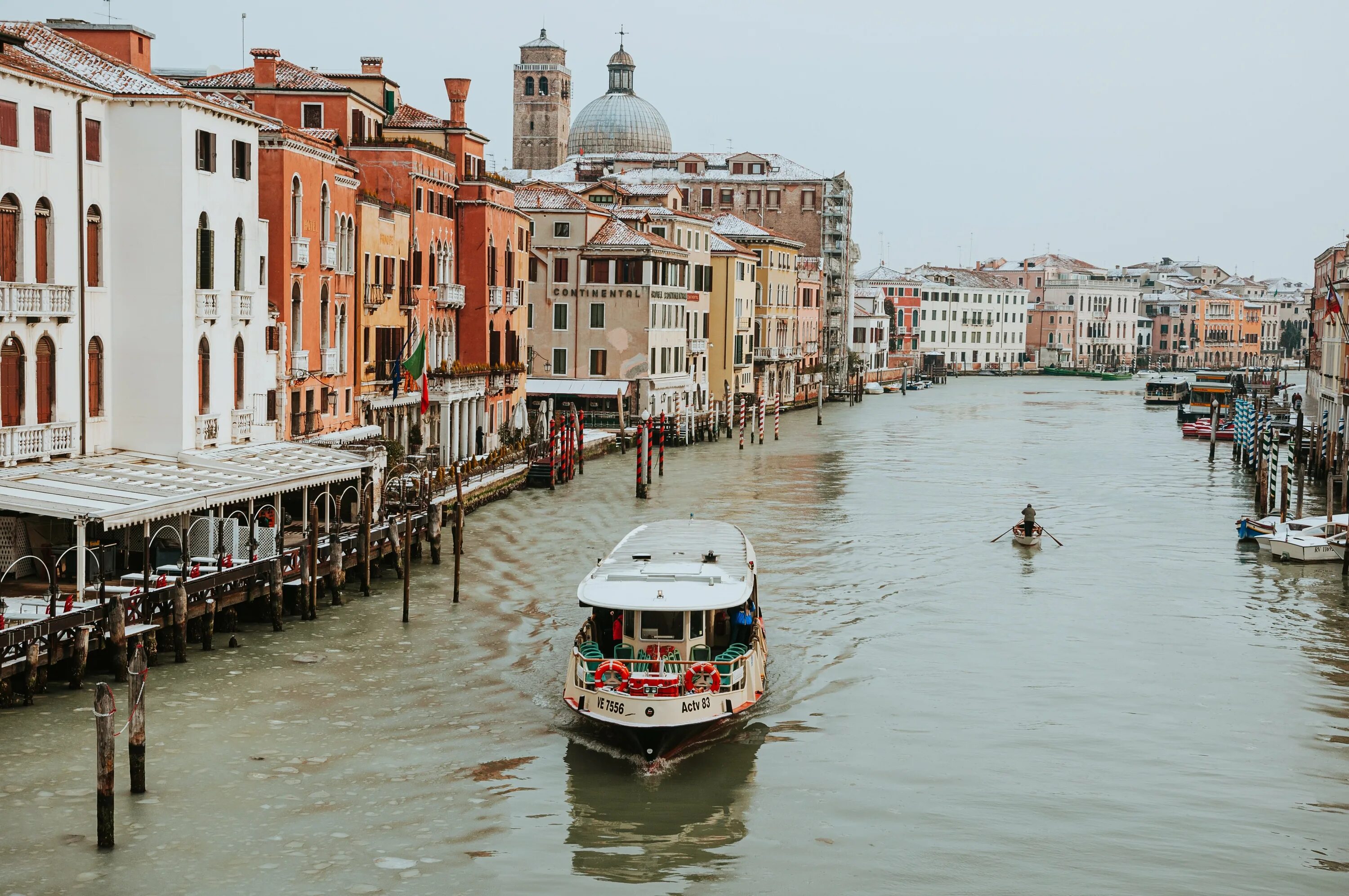 Река в венеции. Венеция Италия. Canal grande Венеция. Гранд-канал. Венеция. Венеция фотоканал Грандканал.