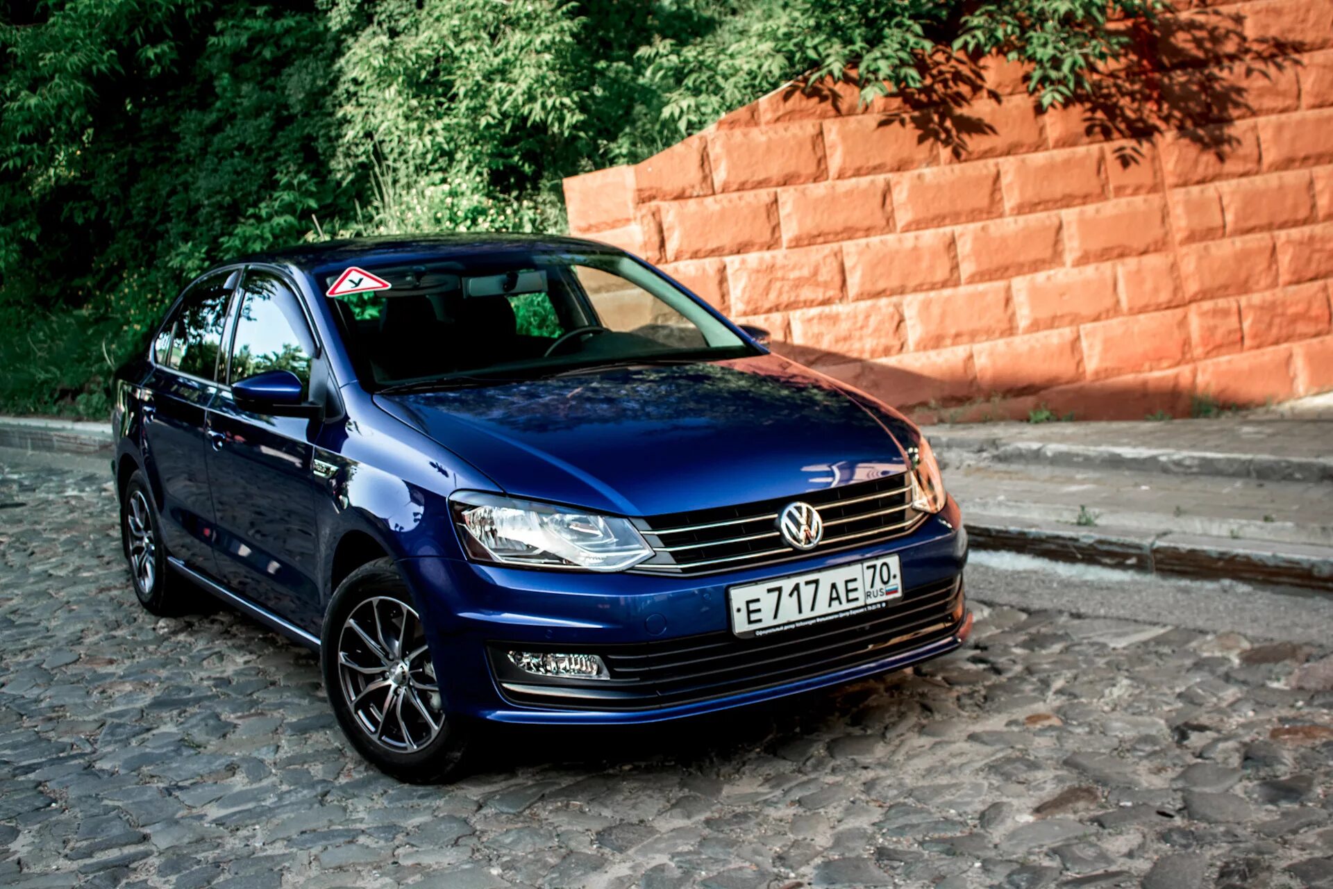 Где купить поло седан. Синий Volkswagen Polo sedan. Темно синий Фольксваген поло седан. Фольксваген поло 2015 синий. Volkswagen Polo 2015 черный.