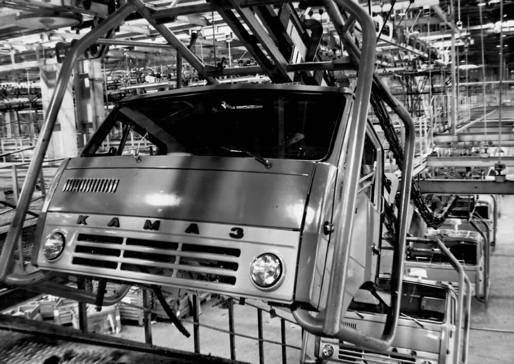 Где есть автомобильный завод. Автозавод камаз набережные челны. завод камаз 1976. набережные челны завод камаз 1995 год. камаз завод 1969.