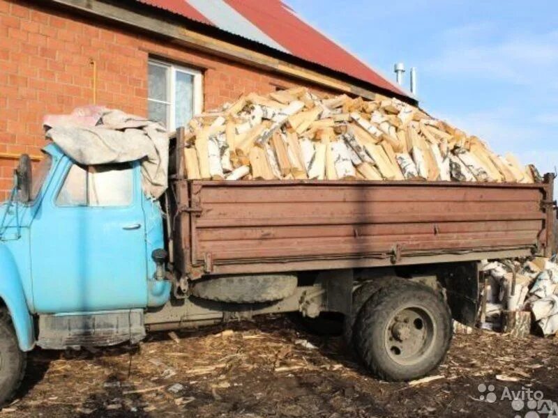 Сколько в газоне кубов дров колотых. Дрова береза газ 3307. газ 3309 с дровами. дрова колотые береза 5 кубов газ 53. газ 3307 с дровами.