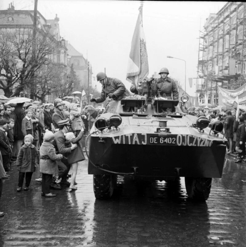 Польша часть чехословакии. Чехословакия 1968 БТР. Чехословакия 1968 Польша. 1968 Г. – ввод войск ОВД В Чехословакию для подавления «Пражской весны».