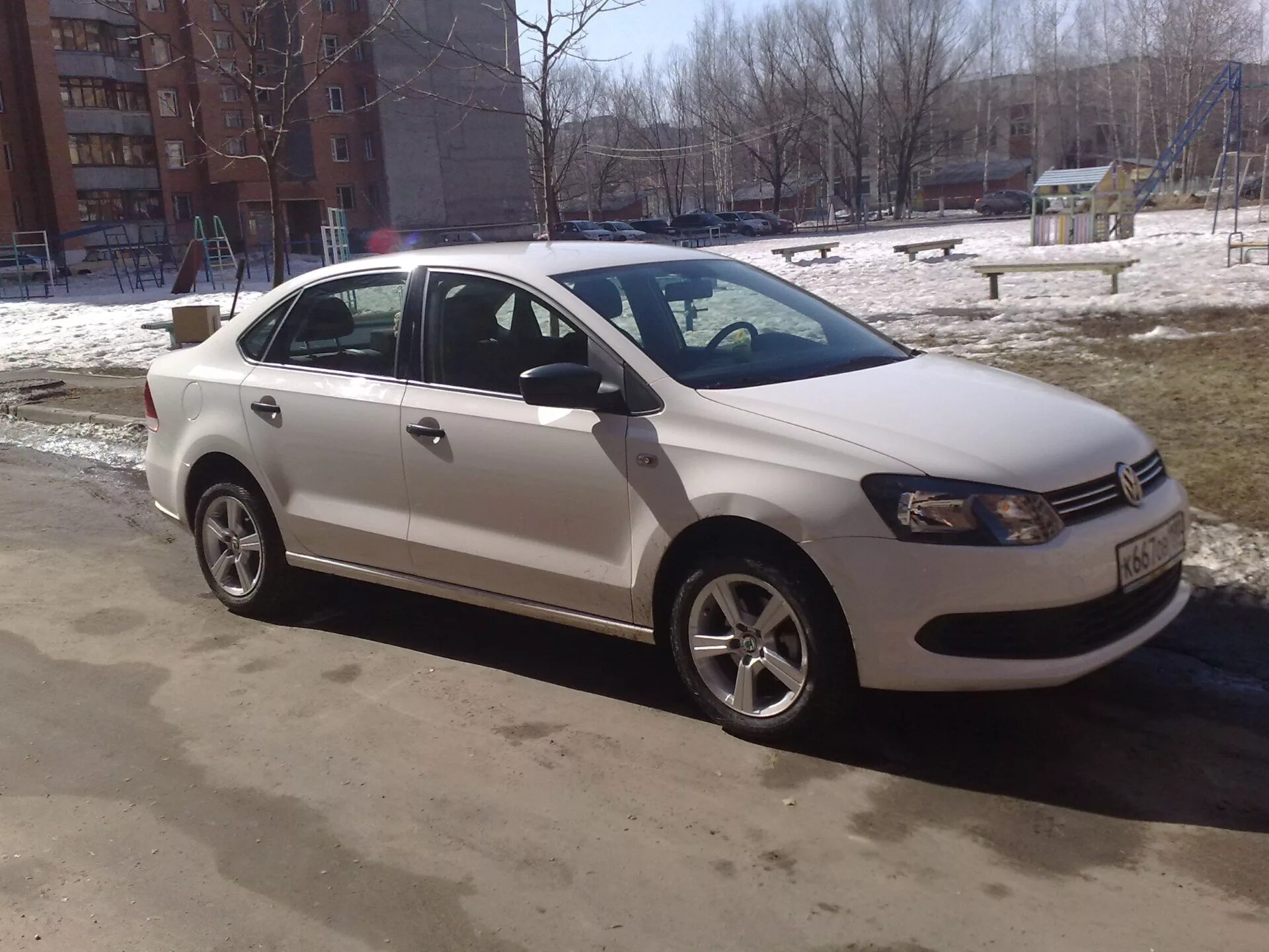 Поло седан r15. Volkswagen polo sedan r16. Volkswagen polo sedan диски р15. Диски на фольксваген поло от ауди а1. Polo sedan диски r15.