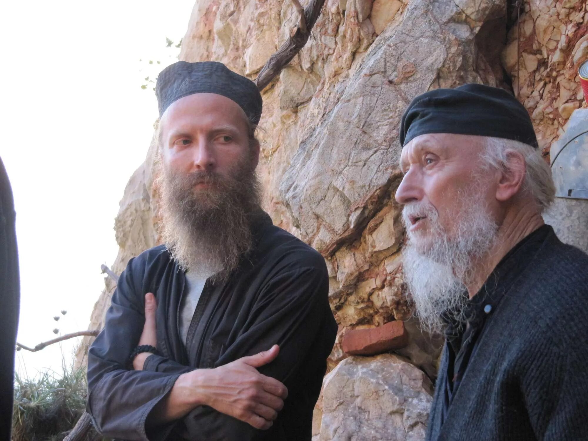 монахи горы афон. монах давид афон карули. монах картинки. монах афон в пещере. монах инок иоанн.