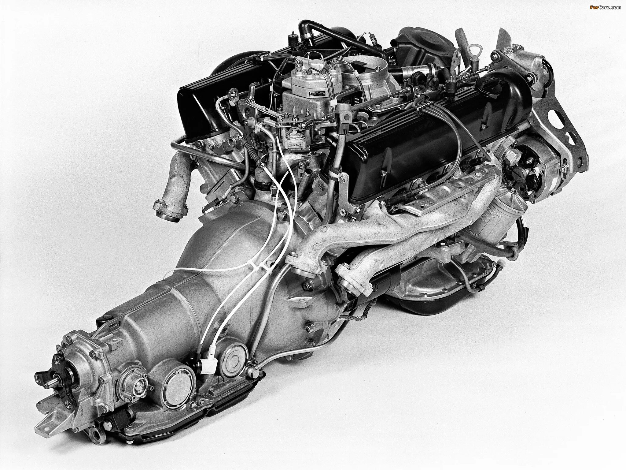 Mercedes-Benz m117. Мотор м117 Мерседес. Mercedes-Benz m117 engine. Мерседес w126 двигатель м117.