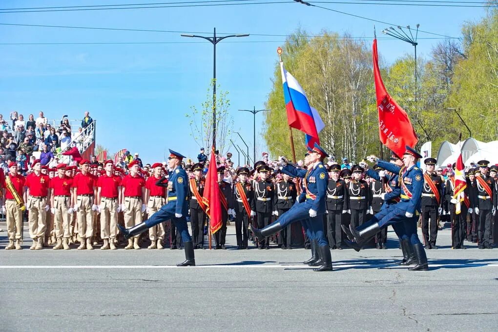 Парад 9 мая Ижевск. Парад 9 мая 2021 Ижевск. Парад Победы 2022 в Ижевске. Парад 9 мая Ижевск 2022. 5 мая ижевск