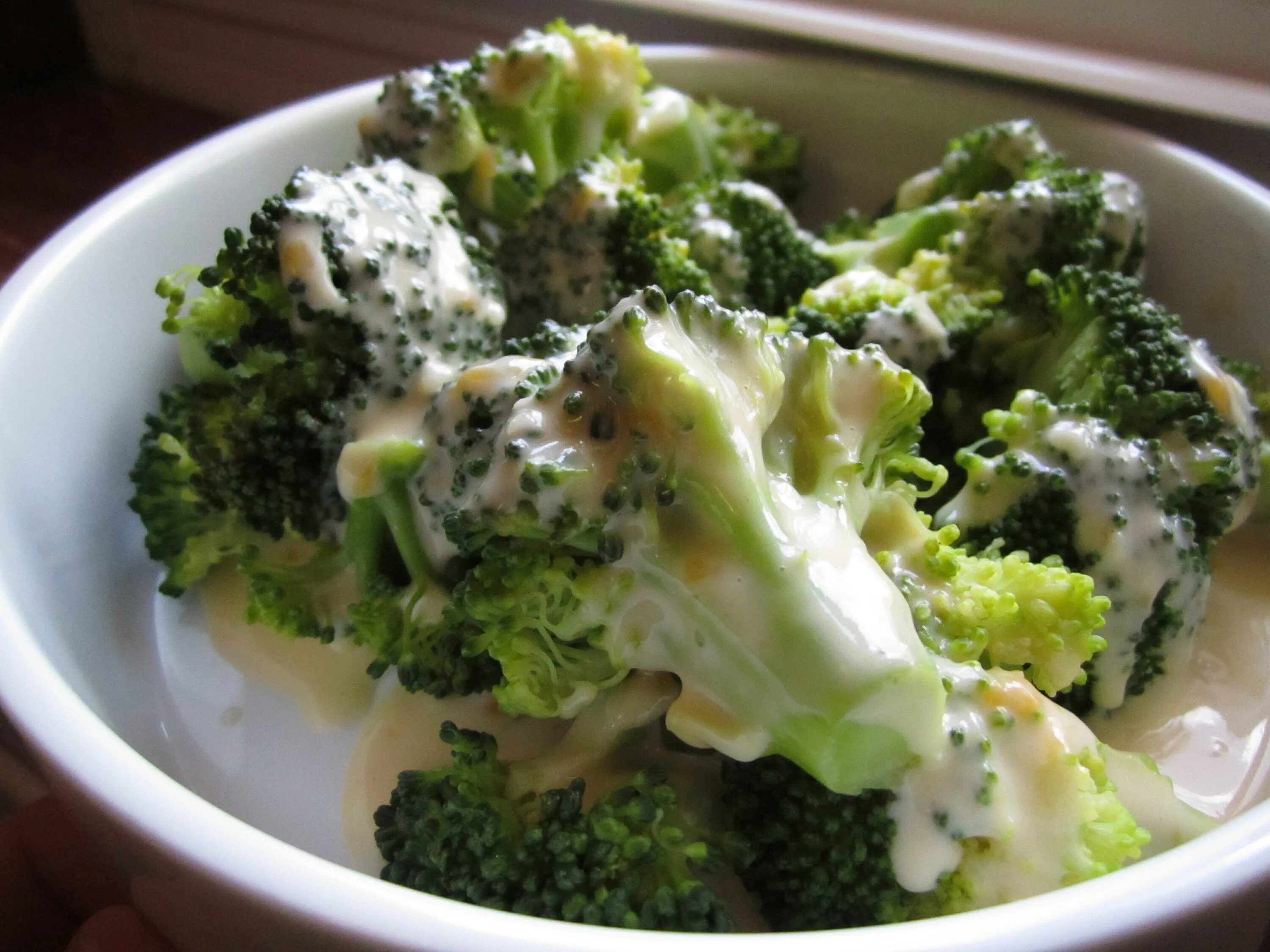 курица с брокколи в духовке в сливках. брокколи со сливками. рецепт брокколи в сливочном. рецепт брокколи в сливочном. блюда из цветной капусты.