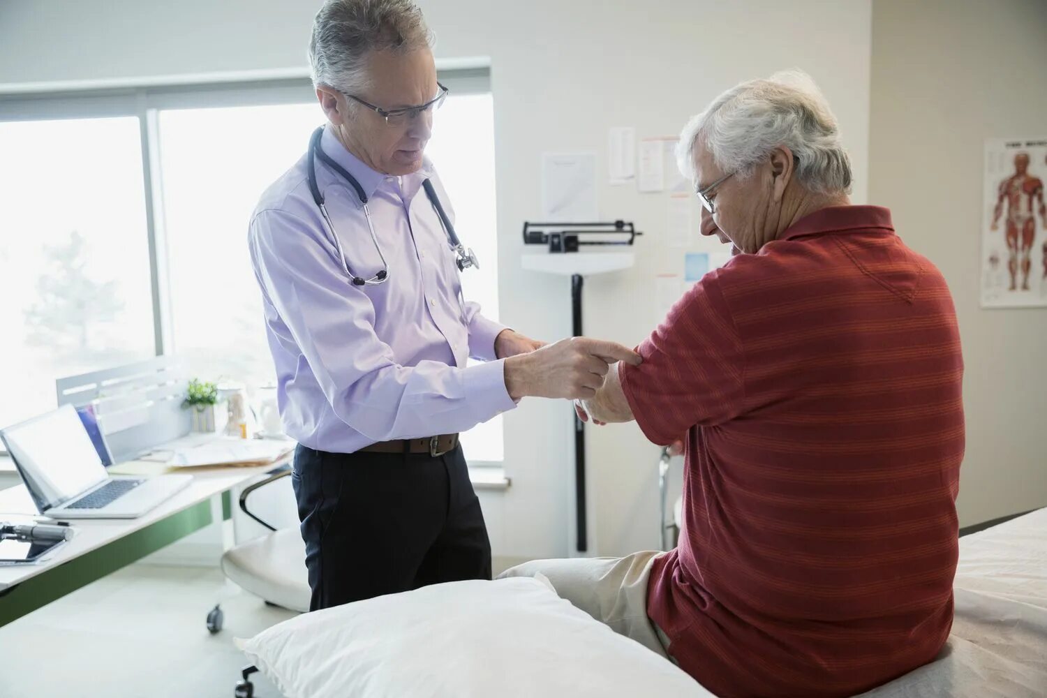 Medicare. Пенсионная программа «Медикэр» («Medicare»). Old Patient with mi. 65 age