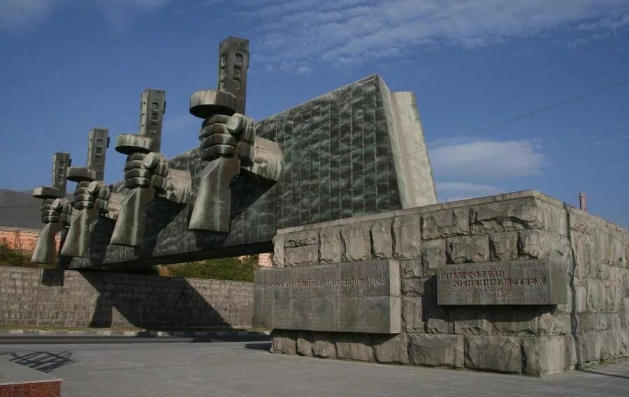 лемболовская твердыня мемориальный комплекс. как называется комплекс мемориальных сооружений на рубежах. памятник рубежный камень мемориал невский пятачок. леоново чеховский район мемориал. мемориальные сооружения новоаннинский.