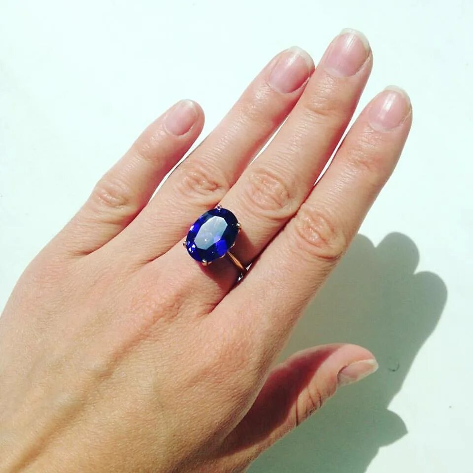 кольцо swarovski stone gold. перстень с овальным камнем женский. кольцо с овальным камнем женское. аквамарин камень кольцо. кольцо с овальным камнем.